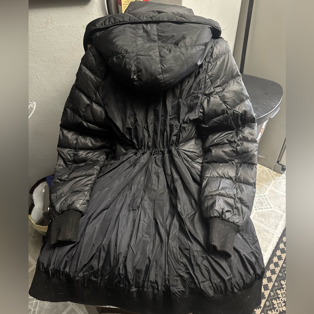 MONCLER Coat Size S With small hiccup on sleeve Fixable Lost Tag during moving - Picture 3 of 10